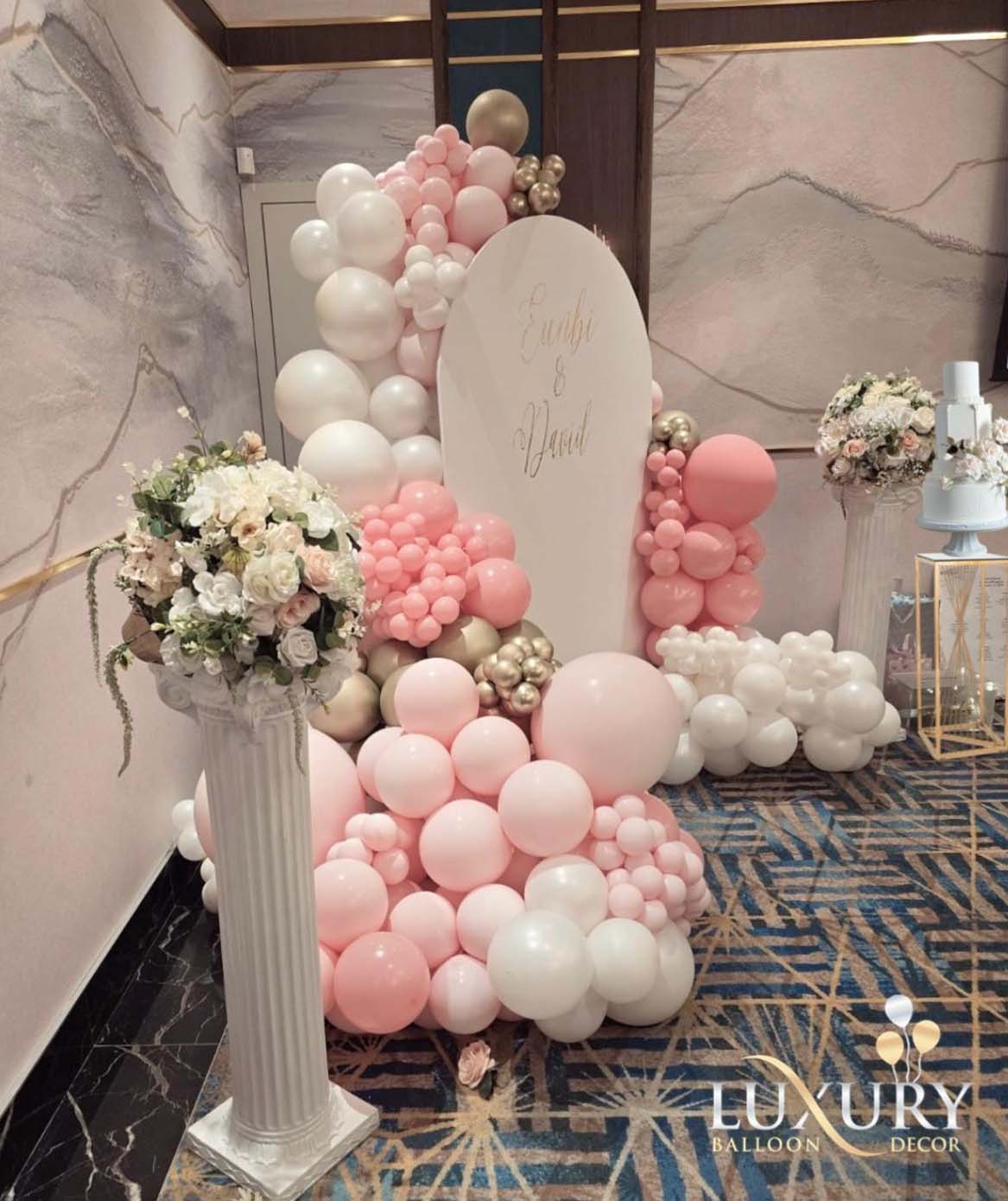 Wedding balloon decor